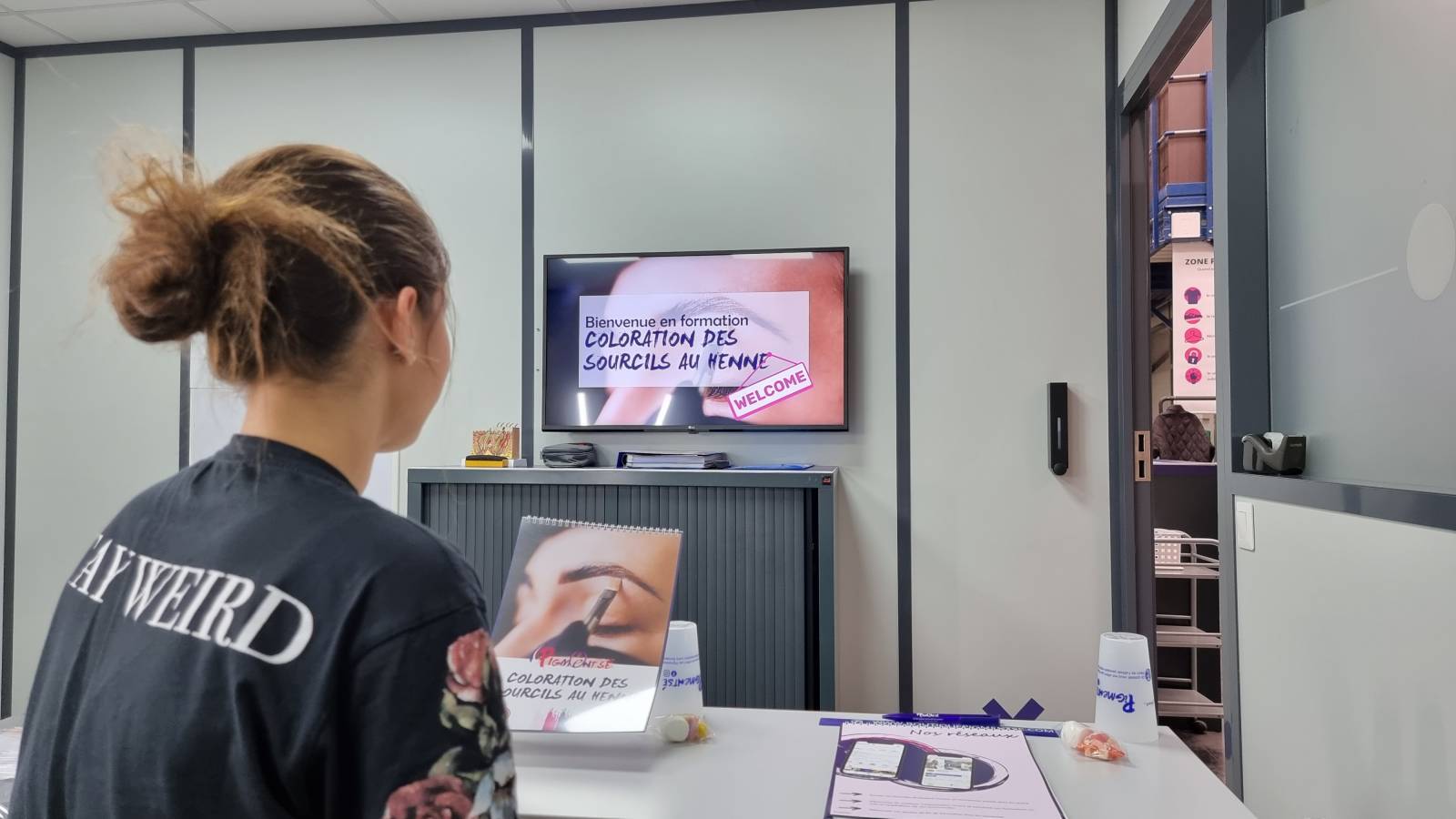 Apprendre à colorer les sourcils 