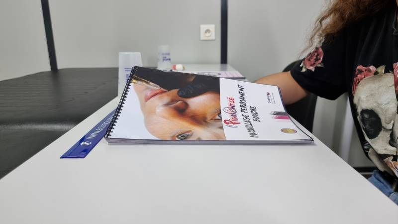 Ou faire une formation maquillage permanent bouche