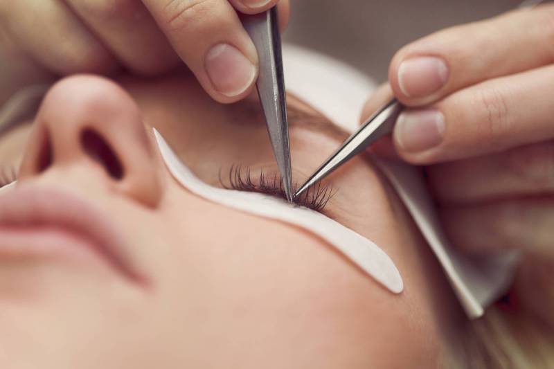 apprendre l'extension de cils à Lyon